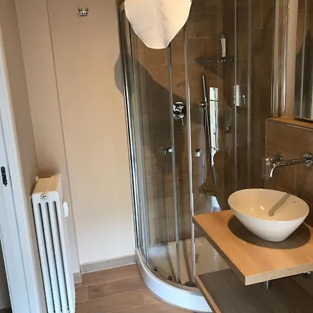 Riva Reno 4 Konukevi Bolonya