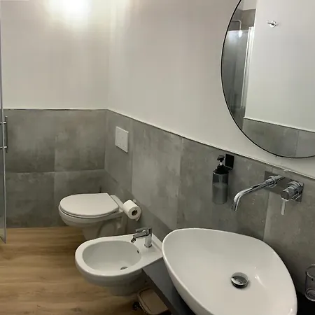 Konukevi Riva Reno 4 Bolonya